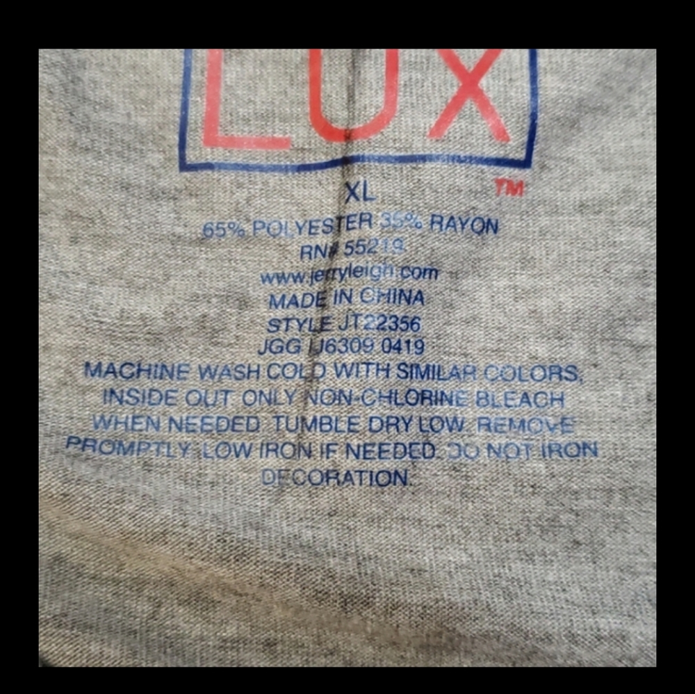 Modern Lux Patriotic Kiss Crop Top Shirt Size XL Juniors NWOT Gray Red Lips - Picture 5 of 5